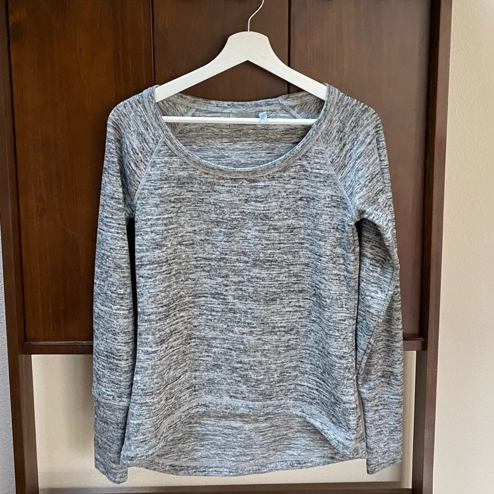 ATHLETA No Sweatin' It Sharkbite Top in Gray Heather (Size:XS)
